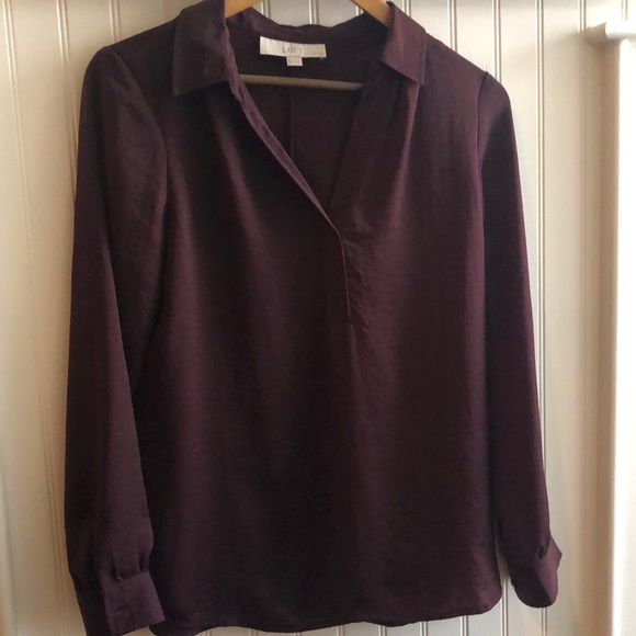Ann Taylor Loft MP burgundy top. Long sleeves with button closure. V neck. - Picture 1 of 3